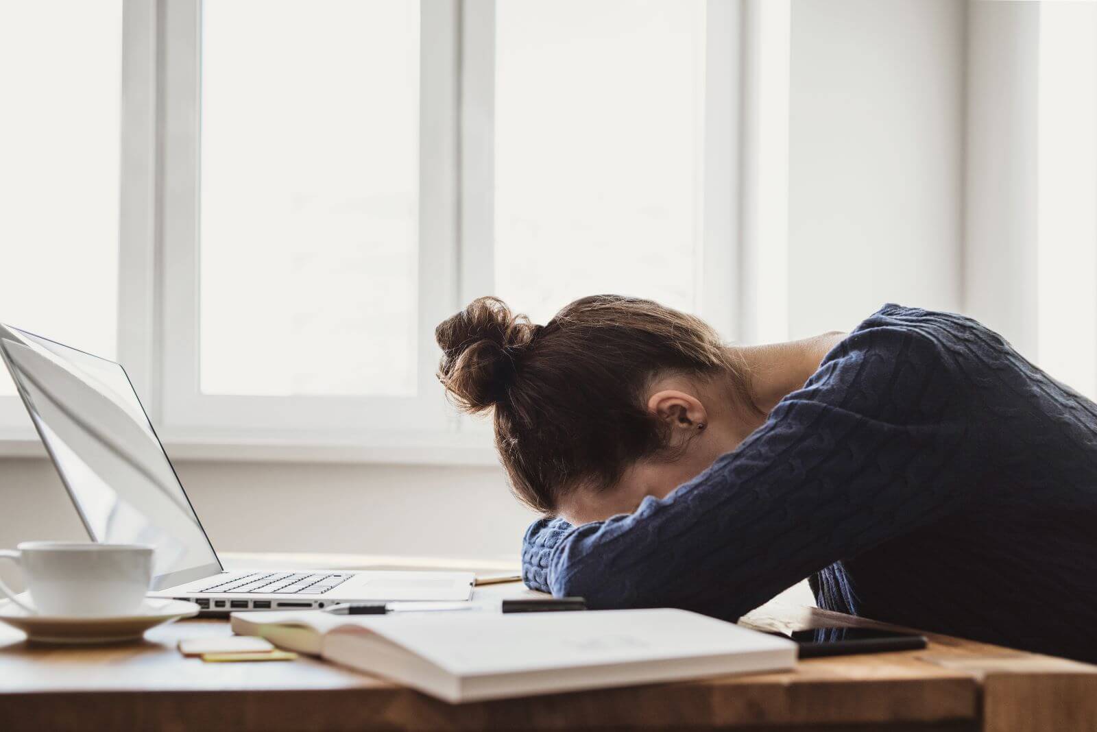 Issues with Studying Abroad or Disadvantages of Studying Abroad - Higher  Education Express
